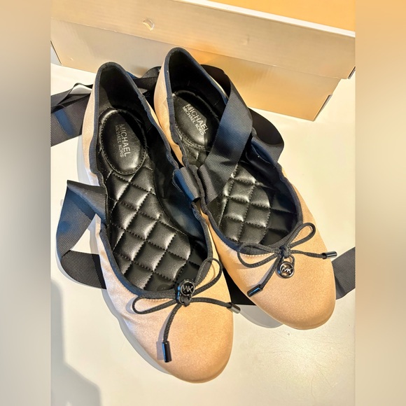 NWB!! MICHAEL KORS Ballet Flats with Ribbon 🎀 size 8 - Picture 8 of 13